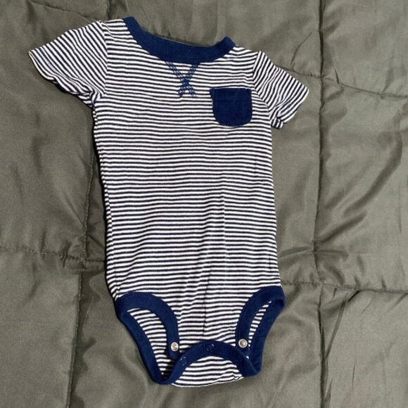 Bundle of Onesies - Picture 2 of 6